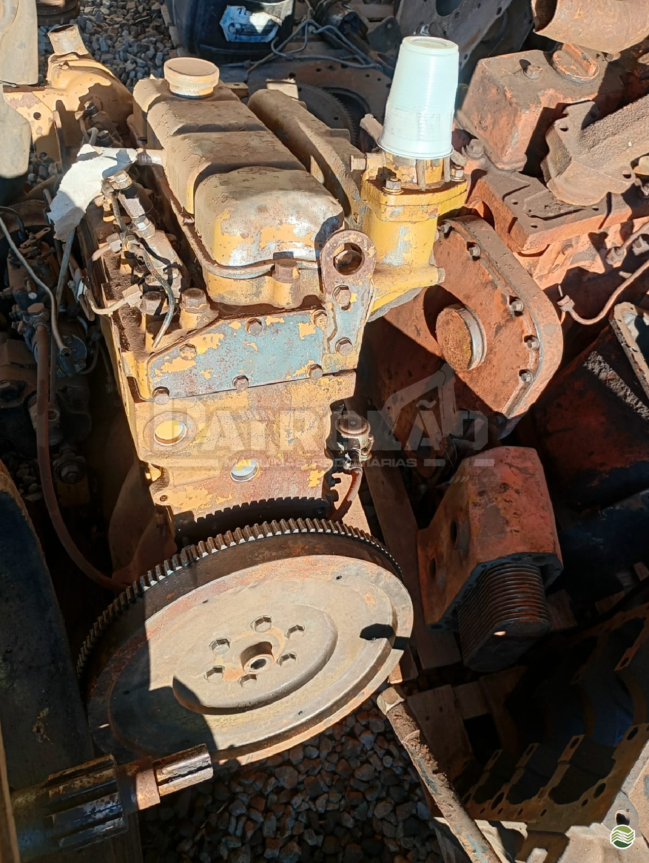 Vendo Motor Perkins 4 Cilindros  Funcionando